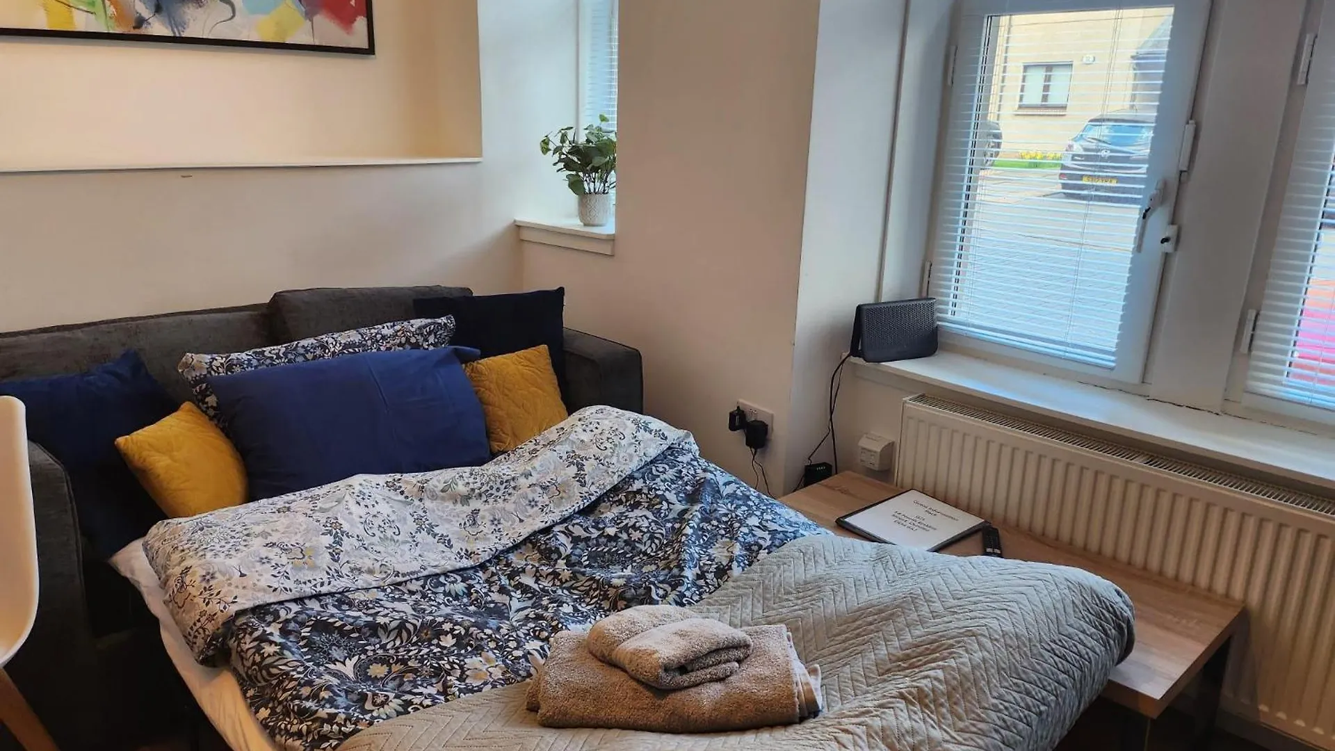 Dundee - 1 Bed - Sleeps 4 - Pet Friendly Apartment